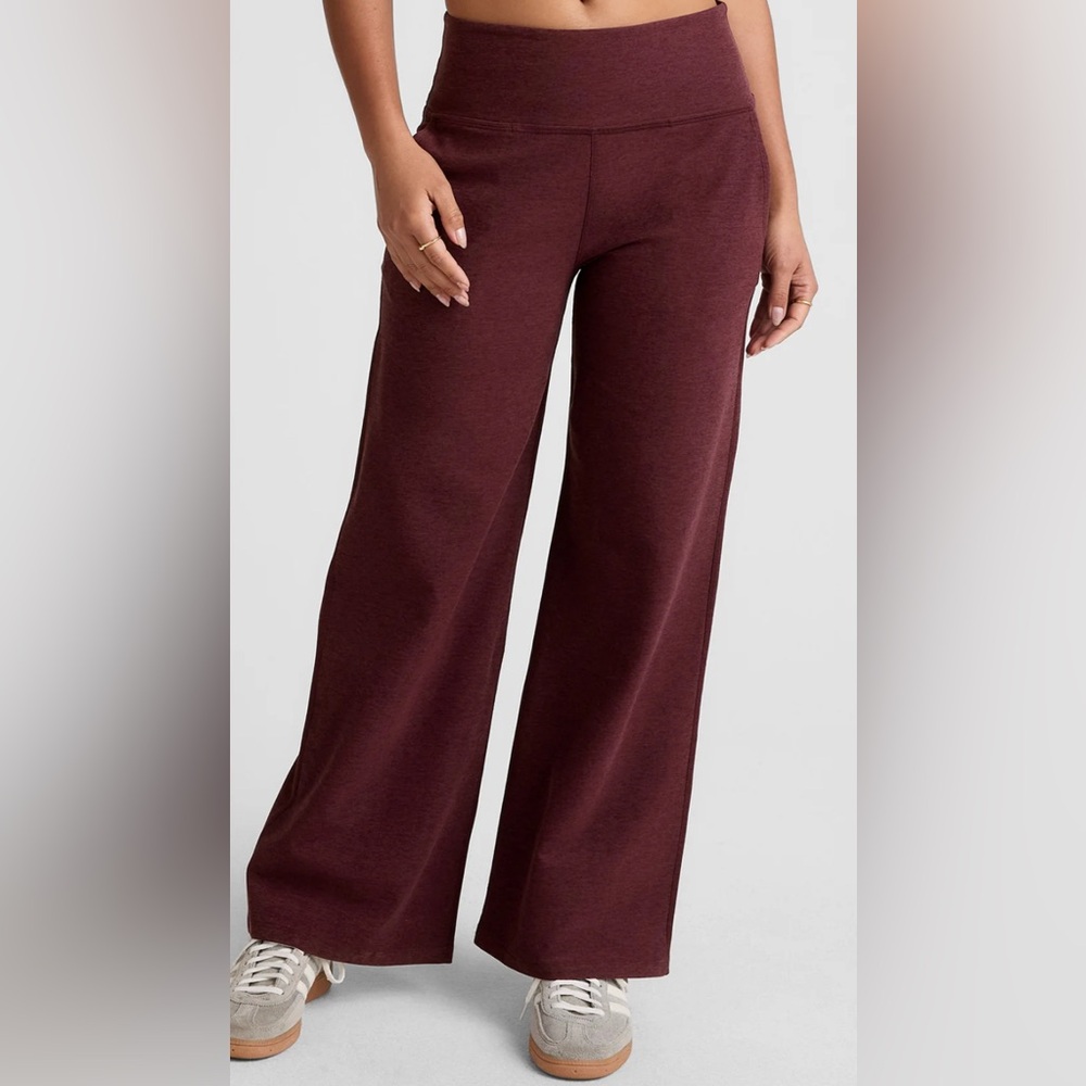 Beyond Yoga Space Dye Laidback Athletic Pants in Midnight Burgundy - Picture 3 of 16